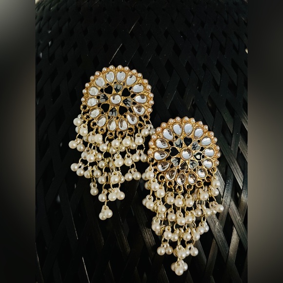 Faux Pearl Tassel Decor Drop Earrings - Picture 1 of 3